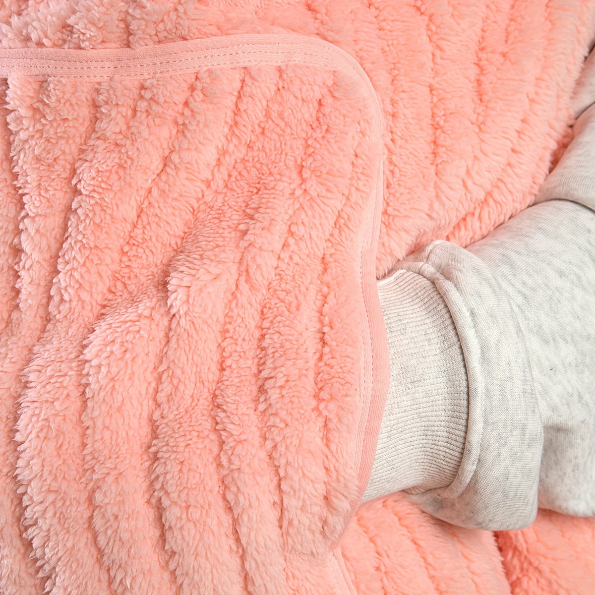 Autumn And Winter Multifunctional Blanket, Sleeping Basket Throw Blanket Cloth With Mom Warm Pocket, Convenient Storage Halloween Christmas Gift