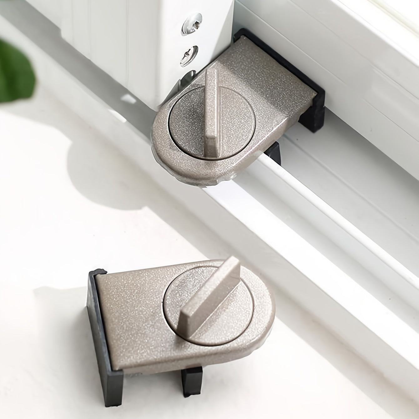 1pc Aluminum Alloy Sliding Door And Window Lock, With Anti-pinch, Anti-theft, Anti-fall Function And Safety Lock